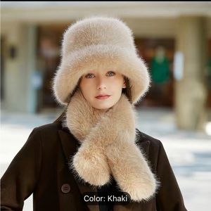 Stylish & Elegant Plush Hat & Scarf Set